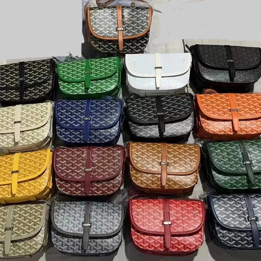 Classic small square shoulder bag (89)